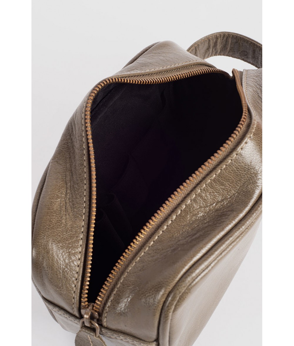 Arthur Leather Shaving Bag Alaskan Leather Company